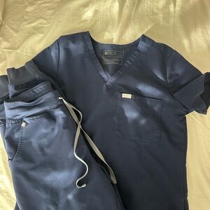 Figs scrub top and bottom set